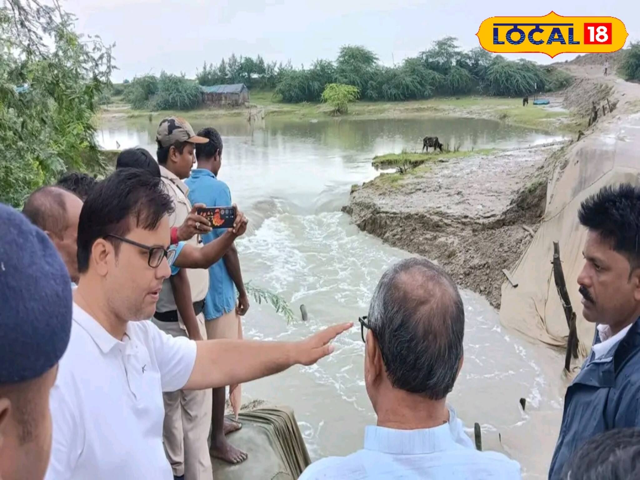 বৃষ্টি ও কোটালের জোড়া ফলা! ক্ষতিগ্রস্ত সাগরের নদীবাঁধ, হু হু করে ঢুকছে নোনা জল