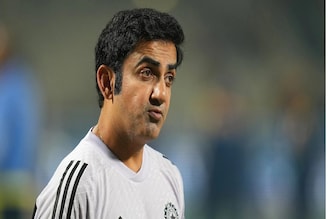 গম্ভীরের তেজ তুঙ্গে, ছোট-বড় রেয়াত নেই, লবির লোক না হলেই অপমান, হর্ষিতকে আগলাতে ব্যস্ত