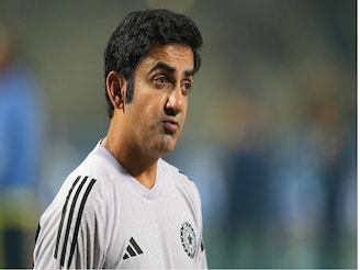 গম্ভীরের তেজ তুঙ্গে, ছোট-বড় রেয়াত নেই, লবির লোক না হলেই অপমান, হর্ষিতকে আগলাতে ব্যস্ত