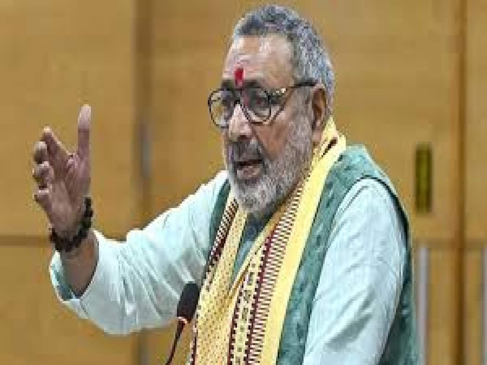 'বাংলা এখন বাংলাদেশ'! SIR নিয়ে গিরিরাজের মন্তব্যে ঝড়, বিরোধী শিবিরকে ঠুকে কী কী অভিযোগ কেন্দ্রীয় মন্ত্রীর?