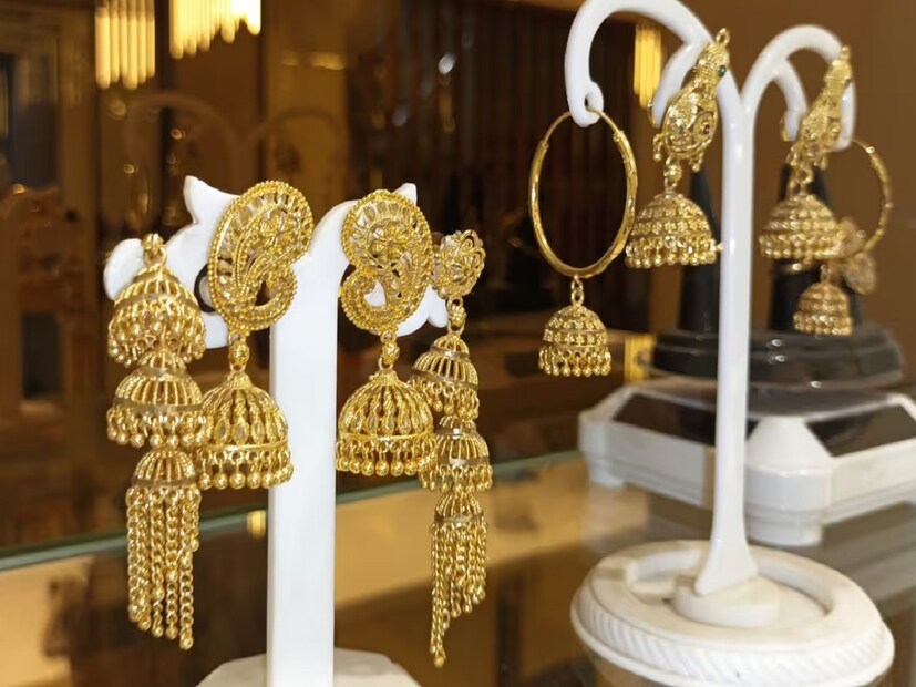 অমিত গোয়েলের মতে, সোনা ও রুপোর বর্তমান উত্থান একটি বুদবুদের মতো যা শীঘ্রই ফেটে যেতে পারে। তিনি বলেন, 