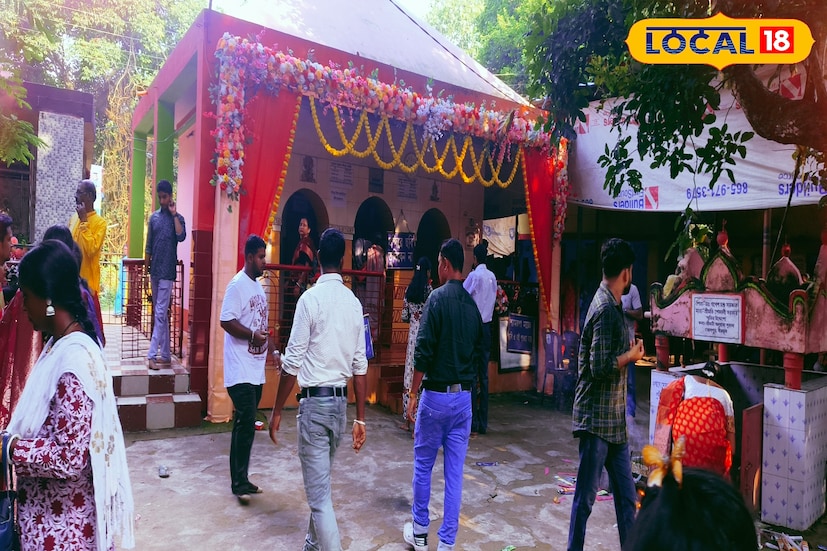 মন্দিরের সেবায়েত সন্তোষ রায় বলেন, আগে মন্দিরে আসার রাস্তাটি ছিল লাল মোরামের। ফলে লাল ধূলো ও কাদায় মানুষের যাতায়াতে ব্যপক সমস্যা হত। পেভার ব্লকের রাস্তা হওয়ায় ভক্তের ঢল এই বছর আরও কয়েকগুণ বেড়ে গিয়েছে।