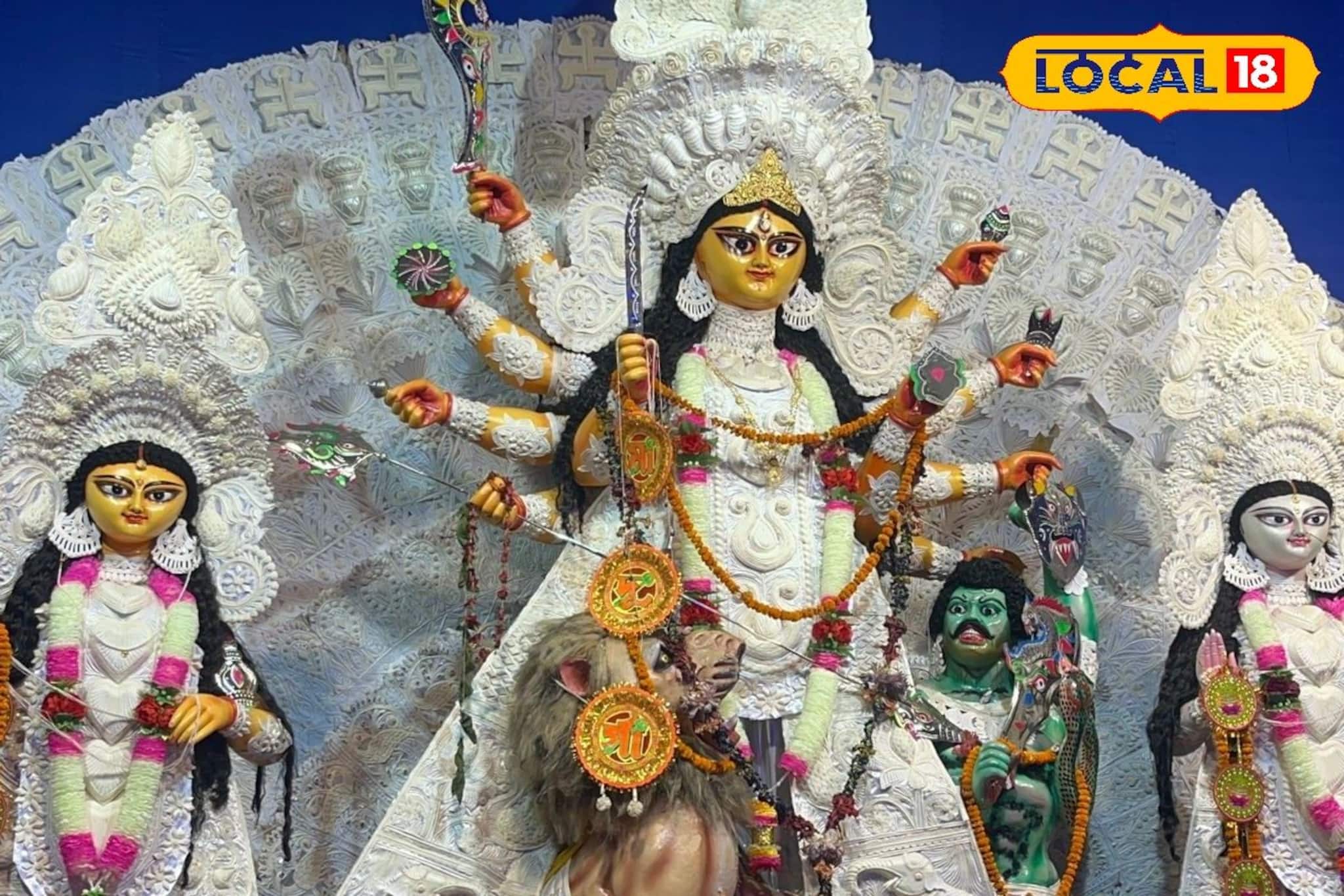 পথ দুর্ঘটনায় মৃত্যু হয় ক্লাব এর সদস্যর এক আত্মীয়র! তারপরেই, এই এলাকার পুজোর থিম দেখলে অবাক হবেন!