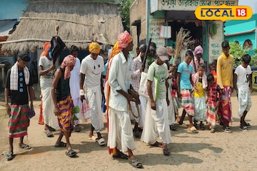 আনন্দ নয়, এখানে শুধুই বিষাদ! দুর্গাপুজোর সময় এই গ্রামে চলে দাসাই পরব আনন্দ নয়, এখানে শুধুই বিষাদ! দুর্গাপুজোর সময় এই গ্রামে চলে দাসাই পরব