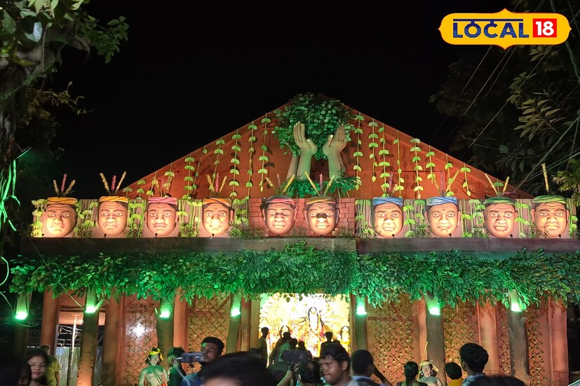 ঝাড়গ্রামের যে সমস্ত বড় পুজোগুলি রয়েছে তাদের মধ্যে অন্যতম মাঝেরপাড়া সর্বজনীন দুর্গাপূজা কমিটির পুজো। প্রত্যেকবারের মতো এবারও এই পুজো কমিটি নতুনত্ব আনার চেষ্টা করেছে। (ছবি ও তথ্যঃ তন্ময় নন্দী)
