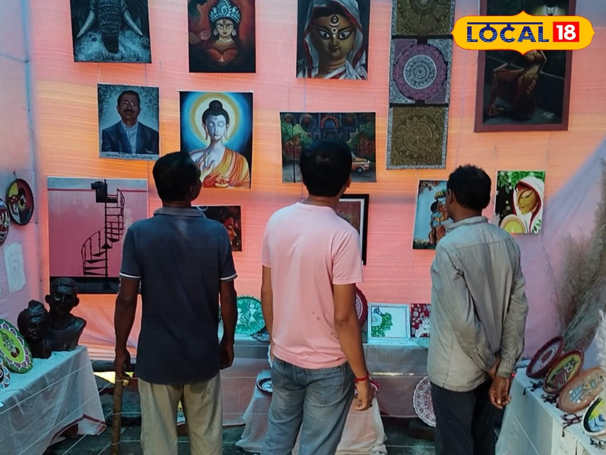 ম্যুরাল থেকে ভাস্কর্য! অমূল্য প্রদর্শনীর সম্ভারে মন জয় করল এই গ্রামের পুজোয় আসা দর্শকদের