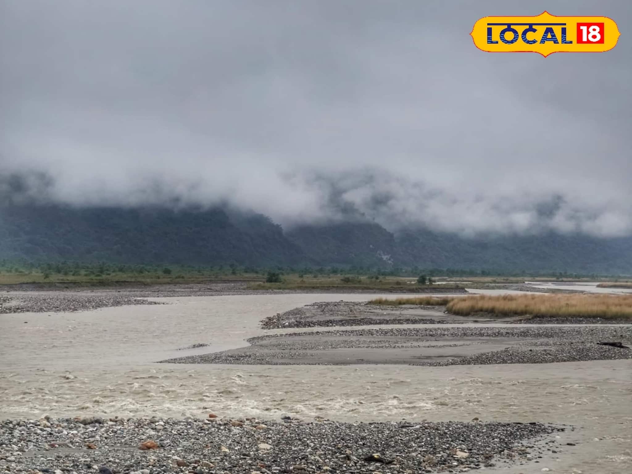 West Bengal Weather Update: ভারী থেকে অতিভারী বৃষ্টিপাতের সম্ভাবনা, দুই জেলা কাঁপাবে ঝড়জল, লাল সতর্কতা আবহাওয়া দফতরের