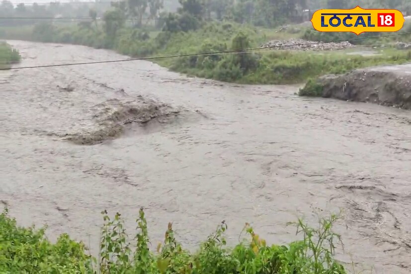 উত্তরবঙ্গের সমস্ত জেলায় ঝড়ো হাওয়া বইতে পারে।৩০-৪০ কিমি প্রতি ঘন্টা এবং বজ্রপাত সহ ঝড়ো হাওয়া ১৫-১৬ কিমি প্রতি ঘন্টা বইতে পারে।আবহাওয়া দফতর সূত্রে খবর, উত্তরবঙ্গে বৃষ্টির পরিমাণ বাড়বে। উত্তরবঙ্গে ভূমি ধসের আশঙ্কা রয়েছে।