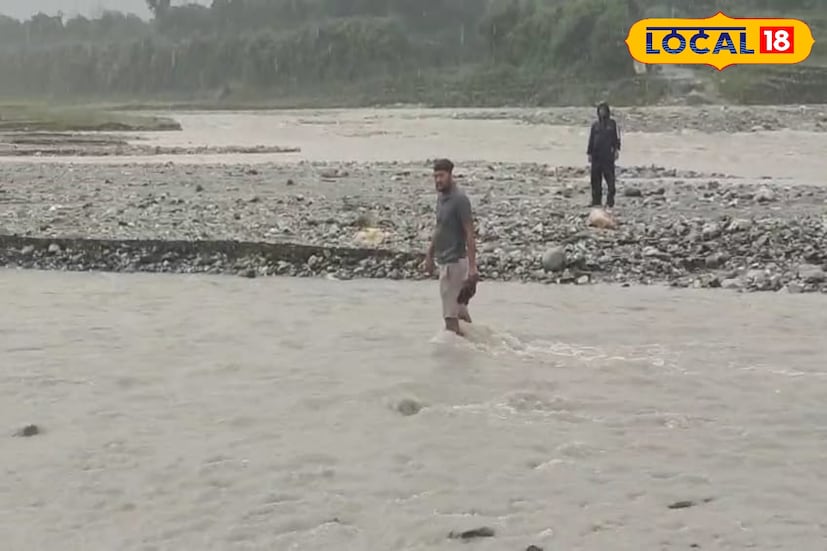 উত্তরবঙ্গের দার্জিলিং, জলপাইগুড়ি এবং আলিপুরদুয়ার জেলার একাধিক জায়গায় ভারী থেকে অতি ভারী বৃষ্টিপাত হতে পারে বলে মনে করছে আবহাওয়া দফতর। ০৭-২০ সেমি বৃষ্টিপাতের পরিমাণ হতে পারে। উত্তরবঙ্গের কালিম্পং, কোচবিহার এবং উত্তর দিনাজপুর জেলার একাধিক জায়গায় ভারী বৃষ্টিপাত হতে পারে।০৭-১১ সেমি বৃষ্টিপাত হতে পারে।