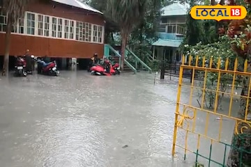 জলদাপাড়া টুরিস্ট লজে ঢুকছে নদীর জল! আতঙ্কে পর্যটকরা, ছবিতে দেখুন পরিস্থিতি জলদাপাড়া টুরিস্ট লজে ঢুকছে নদীর জল! আতঙ্কে পর্যটকরা, ছবিতে দেখুন পরিস্থিতি
