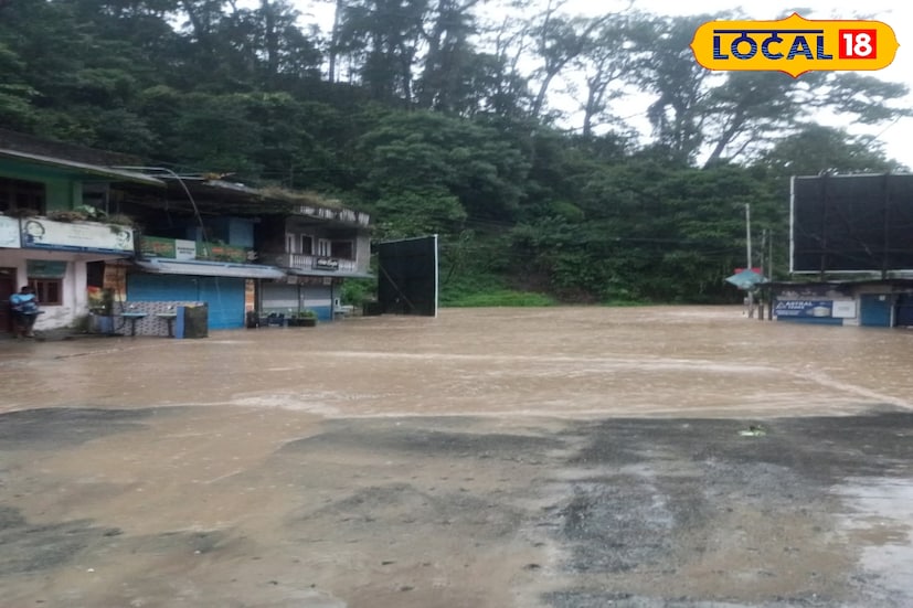 *পর্যটন দফতরের এক আধিকারিক বলেন, 
