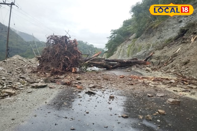 *গিয়ালশিং: উত্তরে–চেওয়াভানজাং রোড সম্পূর্ণভাবে বিচ্ছিন্ন হয়ে গিয়েছে, ভালাউলয়ের কাছে রাস্তাটি কাটা পড়েছে, বাকি পরিষ্কার।