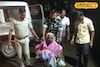 দামোদরে ভেসে গিয়েও প্রায় ৪৫ কিলোমিটার দূর থেকে উদ্ধার সত্তরোর্ধ্ব বৃদ্ধা