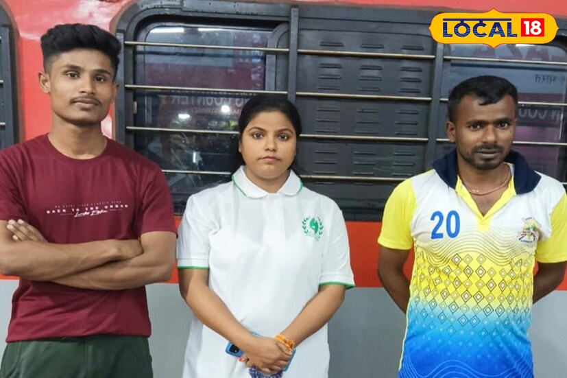 মালদহের পুরাতন মালদার সাহাপুরের বাসিন্দা সোমা পাল। বাবা, শঙ্কর পাল মা, মায়া পাল। পরিবারের হাল ধরতে মা মৃৎশিল্পীর কাজ করেন। ইংরেজবাজারের ২০ নং ওয়ার্ডের বাসিন্দা কৌশিক সাহা মালদা কলেজের তৃতীয় বর্ষের ছাত্র। বাবা, গৌরাঙ্গ সাহা চা বিক্রেতা মা বিউটি সাহা গৃহবধু। এবং ইংরেজবাজারের ২৩ নং ওয়ার্ড বাসিন্দা কিরন দাস। বাবা, গোপাল দাস মা, সরস্বতী দাস। পরিবারের হাল ধরতে মা হোটেলে রুটি তৈরি করেন।(ছবি ও তথ্য: জিএম মোমিন)