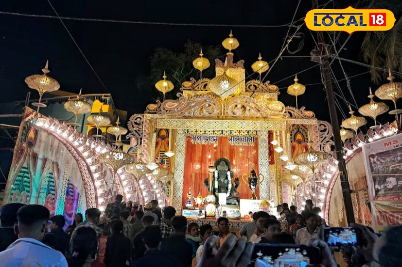 রাজ্যের মুখ্যমন্ত্রীকে শ্রদ্ধা জানিয়ে নারী শক্তিকেই মূল মন্ত্র করে নদিয়ার কৃষ্ণনগরের অন্যতম শ্রেষ্ঠ বাঘাডাঙ্গা বারোয়ারির জগদ্ধাত্রী পুজোর এবারের থিম। ছবি ও তথ্য: মৈনাক দেবনাথ