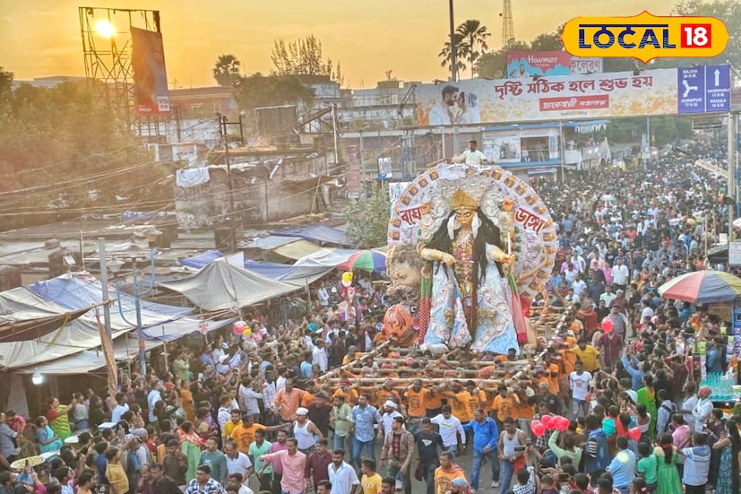 প্রসঙ্গত, কৃষ্ণনগরের অন্যতম উল্লেখযোগ্য পুজো গুলির মধ্যে একটি বাঘাডাঙ্গা বারোয়ারি। প্রত্যেক বছরই এদের পুজো মণ্ডপ এবং মূর্তি নজর কাড়ে দর্শকদের। বিশেষ করে প্রতিমা নিরঞ্জনের শোভাযাত্রা হয় দেখার মত।