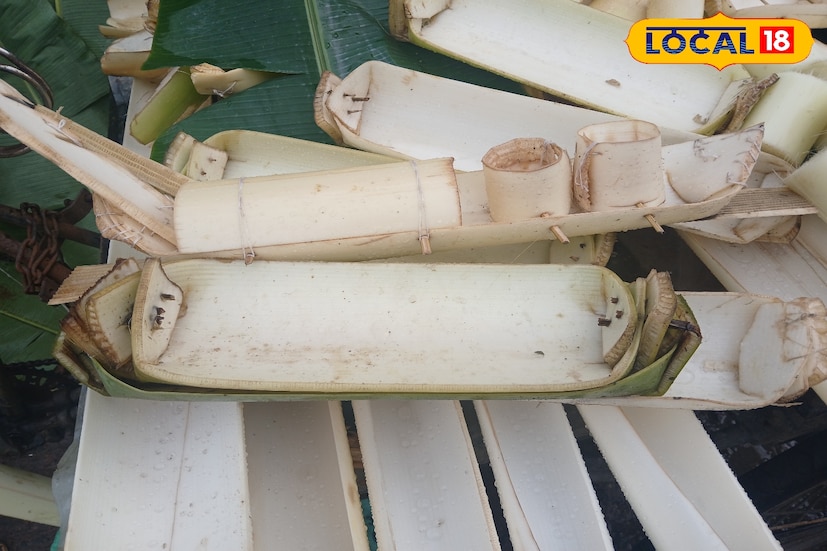 লক্ষ্মী পুজো মানেই ব্যবহৃত হয় কলার ভেলা বা নৌকা। আসলে প্রাচীন কালের বাঙালি বণিকদের সমুদ্রপথে বাণিজ্যযাত্রার স্মারক হিসেবে ব্যবহার হয় এটি, যা 