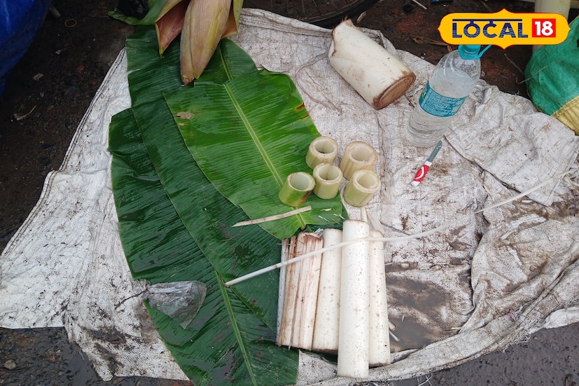 চাহিদা থাকলেও শহরাঞ্চলে বেশিরভাগ সময়ই পাওয়া যায় না এই কলার ভেলা বা নৌকা। তাই বাধ্য হয়েই ভরসা করতে হয় ব্যবসায়ীদের ওপর। কিন্তু চাহিদা থাকলেও তা বিক্রি করে হাতে না দুই থেকে একজন। কারণ শহরাঞ্চলে এত পরিমাণে কলা গাছ পাওয়া সম্ভব নয় আর বাইরে থেকে এনে তা বিক্রি করলেও লাভ থাকে না তাকে তাই খুব কম ব্যবসায়ী বিক্রি করেন কলার ভেলা। তেমনই এক ব্যবসায়ী হলে পূর্ব বর্ধমানের রবি মণ্ডল।