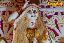 Laxmi Puja 2025 : 'খাওয়ার জিনিসেই' রূপদান ধনদেবীর! সাবু-পাপড়-চাওমিনে গড়া লক্ষ্মী প্রতিমা কাঁপাচ্ছে মণ্ডপ! না দেখলে বড় মিস