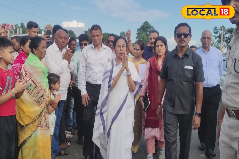 প্রাকৃতিক বিপর্যয়ে যাঁরা প্রাণ হারিয়েছেন, সেই মৃতদের পরিবারগুলির হাতে রাজ্য সরকারের পক্ষ থেকে ৫ লক্ষ টাকার চেক তুলে দেন মুখ্যমন্ত্রী। পাশাপাশি, প্রত্যেক পরিবারের একজনকে সরকারি চাকরির সুযোগ দেওয়ার আশ্বাস দেন তিনি। মুখ্যমন্ত্রীর এই ঘোষণায় খানিক স্বস্তি ফিরে এসেছে দুর্গত পরিবারের মুখে। 