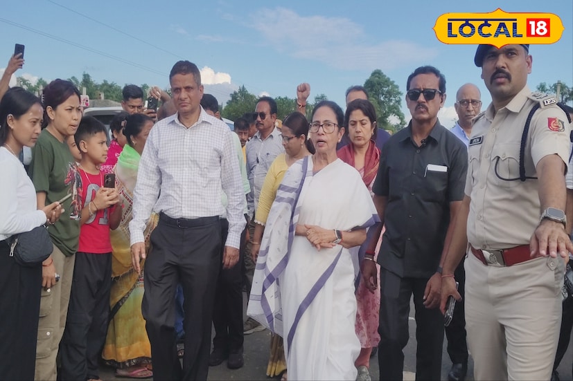 ক্ষতিগ্রস্ত সড়ক, বাঁধ ও ঘরবাড়ির দ্রুত মেরামতির নির্দেশ দেন মুখ্যমন্ত্রী। প্রশাসনকে দ্রুত ত্রাণ বিতরণ ও পুনর্গঠন প্রক্রিয়া শুরু করার নির্দেশ দেন তিনি। তিস্তা সংলগ্ন এলাকা গুলির বন্যা পরিস্থিতির পর্যালোচনাও করেন মুখ্যমন্ত্রী মমতা বন্দ্যোপাধ্যায়। 