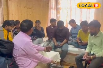 দার্জিলিং ভ্রমণে গিয়ে ভয়াবহ বিপর্যয়, আটকে মুর্শিদাবাদের ১৮ জন আইনজীবী ও ল-ক্লার্ক