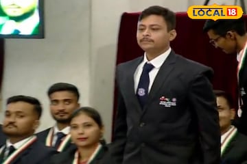 বাংলার গর্ব! রাষ্ট্রপতির হাত থেকে পুরস্কার নিলেন জঙ্গিপুরের ছাত্র, কাজ শুনলে চমকে যাবেন বাংলার গর্ব! রাষ্ট্রপতির হাত থেকে পুরস্কার নিলেন জঙ্গিপুরের ছাত্র, কাজ শুনলে চমকে যাবেন