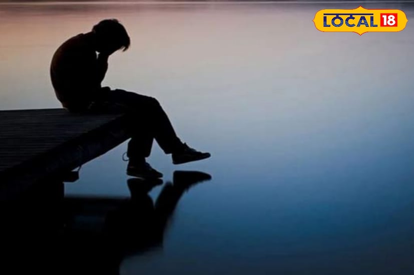 শুধু মেডিটেশন করলে হবে না। করতে হবে যোগাসন। যাঁরা জিমে যান নিয়মিত সেই অভ্যাস বজায় রাখুন। নিয়মিত শরীরচর্চার অভ্যাস সারাদিন আপনাকে চাঙ্গা রাখবে। মানসিক ক্লান্তি থেকে মুক্তি দেবে। প্রায় রোজই মন খারাপ থাকে। কিছুই ভাল লাগে না। মেজাজ খিটখিটে হয়ে আছে। সবকিছুতেই অনীহা অনুভব করছেন। টানা কয়েকদিন এইসব লক্ষণ দেখা দিলে পরামর্শ নিতে হবে বিশেষজ্ঞ চিকিৎসকের। 