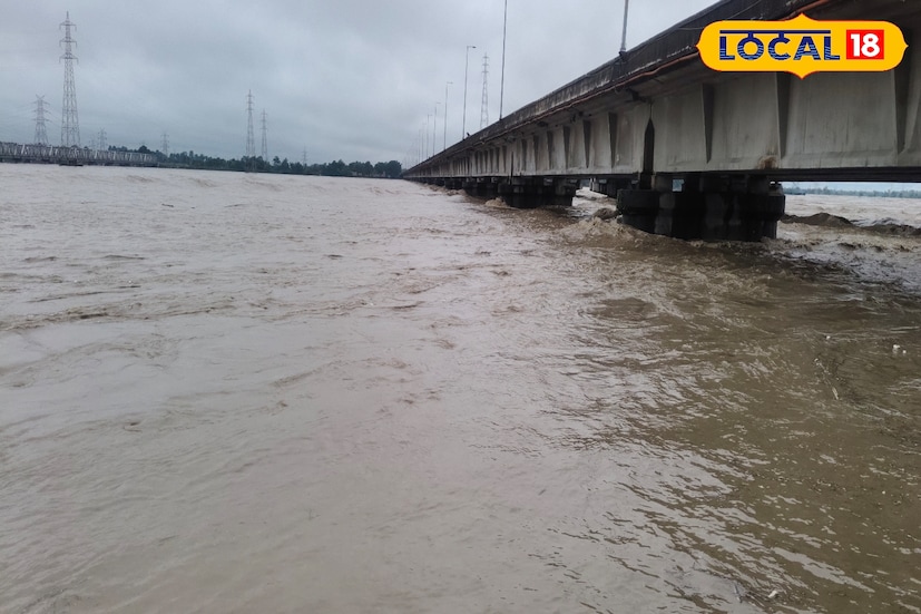 আকাশে এখনও ভাসছে কালো মেঘ, মাঝে মাঝে টুপটাপ বৃষ্টি। তবুও মানুষ আশা করছে,আর যেন না বাড়ে তিস্তায় জলস্তর। শিশুরা কৌতূহলভরে দেখছে নদীর স্রোত, বড়রা ব্যস্ত নিরাপত্তা নিশ্চিত করতে। প্রকৃতি যেমন রুদ্র, তেমনি আবার শান্তির প্রতীকও!