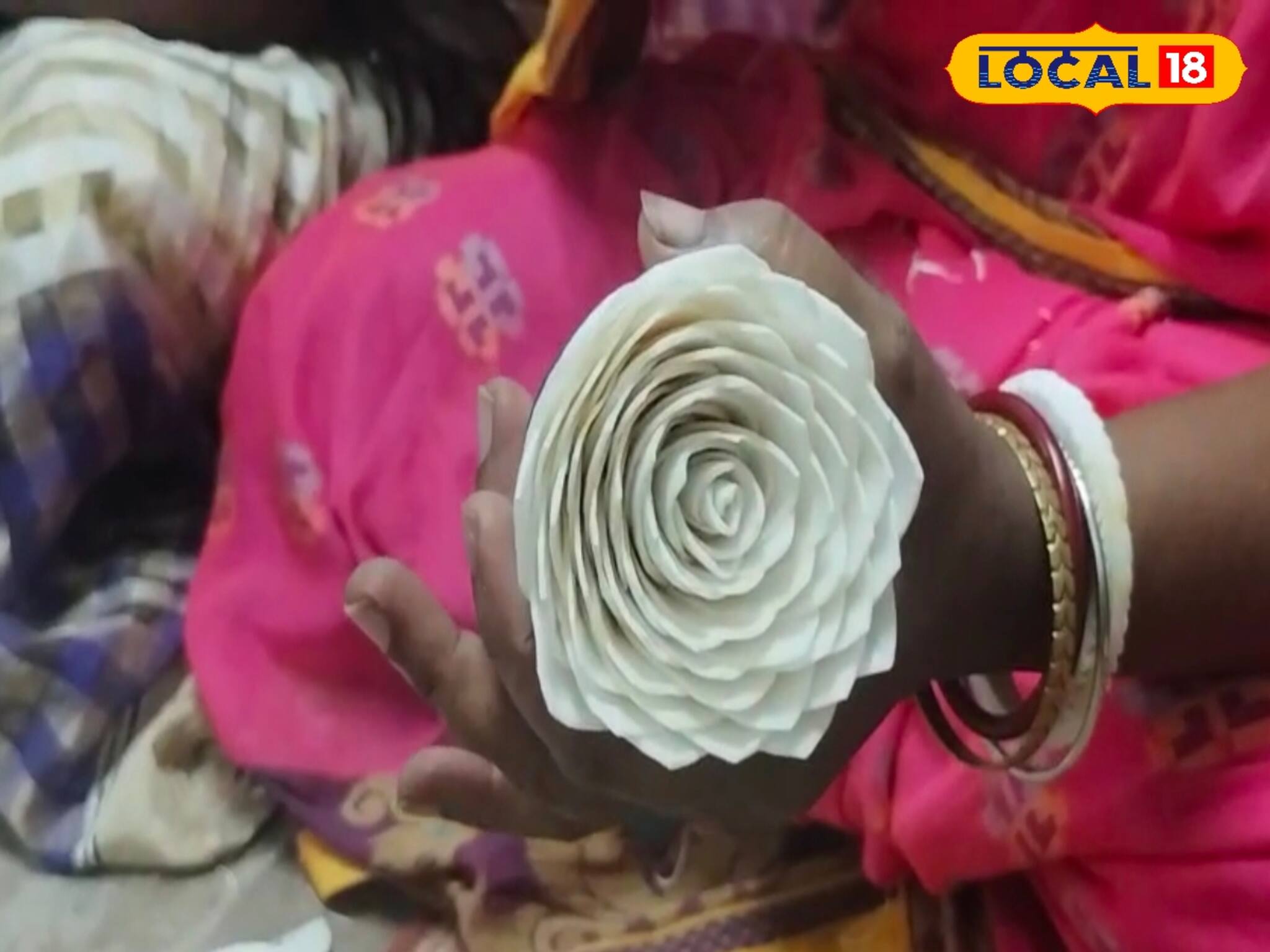 অবসরে দু তিন ঘণ্টা কাজেই ভাল রোজগার! স্বাবলম্বী হচ্ছেন মহিলারা