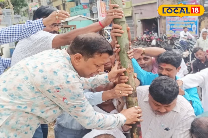 জাঁকজমকপূর্ণ খুঁটিপুজোর মধ্য দিয়ে এবারের কালীপুজোর থিম তৈরির কাজ শুরু হয়েছে। খুঁটিপুজোর দিন ক্লাব প্রাঙ্গণে ভক্তদের ভিড় ছিল দেখার মতো। উপস্থিত ছিলেন রামনগরের বিধায়ক অখিল গিরি, কাঁথি পৌরসভার চেয়ারম্যান তথা এই পুজোর অন্যতম উদ্যোক্তা সুপ্রকাশ গিরি সহ ক্লাবের সদস্য, বিশিষ্ট ব্যক্তিত্ব এবং স্থানীয় বাসিন্দারা। ঢাক, উলুধ্বনি ও শঙ্খধ্বনিতে মুখরিত হয়ে ওঠে গোটা এলাকা। এই বছরও থিম নিয়ে চমক দিতে প্রস্তুত উদ্যোক্তারা। 