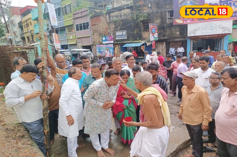 পুজোর অন্যতম উদ্যোক্তা সুপ্রকাশ গিরি বলেন, “ইন্দিরা ক্লাব সবসময় সমাজের মানুষের ভালোবাসা নিয়ে এগিয়ে চলেছে। এই বছরও আমাদের লক্ষ্য কাঁথির মানুষকে নতুন কিছু উপহার দেওয়া। থিম তৈরির কাজ শুরু হয়েছে, আশা করি এবারের কালীপুজো জেলাবাসীর মনে নতুন স্মৃতি তৈরি করবে।” (ছবি ও তথ্যঃ মদন মাইতি)