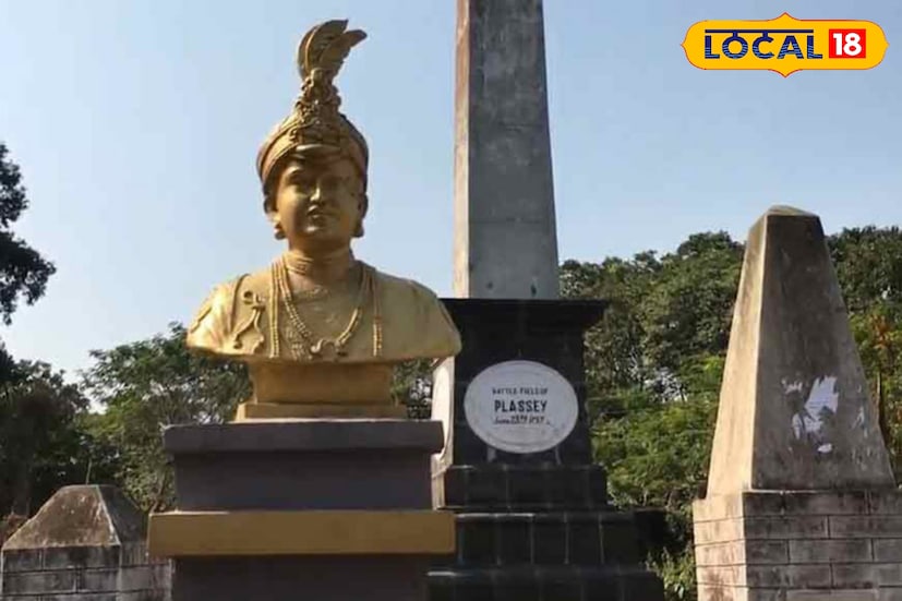 ইতিহাসপ্রেমীদের জন্য রয়েছে পলাশী যুদ্ধক্ষেত্র। ১৭৫৭ সালের সেই বিখ্যাত যুদ্ধের স্মৃতিবিজড়িত মাঠ ও সিরাজউদ্দৌলার স্মৃতিস্তম্ভ আজও ইতিহাসের সাক্ষী।