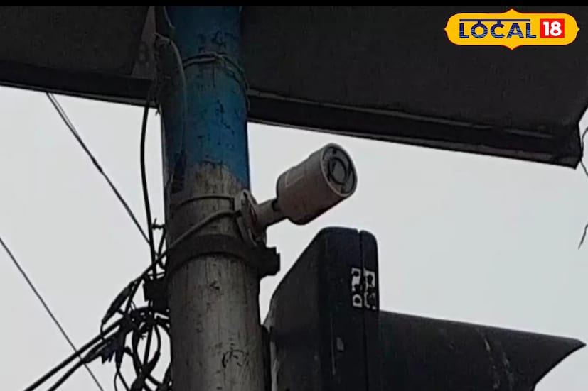 বোলপুরের সাংসদ অসিত মালের তহবিল থেকে আনুমানিক প্রায় ৪৫ লক্ষ টাকা ব্যয়ে এই সিসি ক্যামেরা প্রকল্প বাস্তবায়িত হয়েছে। শহরের অজয় সেতু, কংকালীতলা মোড়, বোলপুর শান্তিনিকেতন স্টেশন, শ্রীনিকেতন মোড়, শান্তিনিকেতন ও শ্রীনিকেতন সংলগ্ন একাধিক গুরুত্বপূর্ণ এলাকায় এই নজরদারি ক্যামেরা স্থাপন করা হয়েছে।