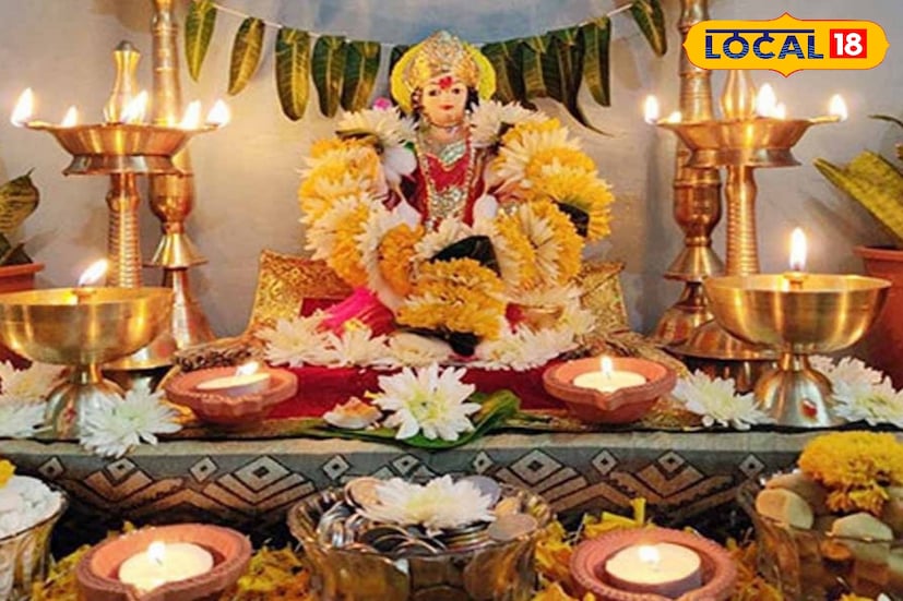 ধনতেরাসের সন্ধেতে পুজো করা অত্যন্ত ফল প্রদানকারী বলে মনে করা হয়। এ বছর ১৮ অক্টোবর ধনতেরাসের পুজোর শুভ সময় হবে সন্ধ্যা ৭.১৬ থেকে রাত ৮.২০ পর্যন্ত। এই সময় দেবী লক্ষ্মী, গণেশ ও কুবেরের পুজো করা উচিত। এই দিনে সোনা, রুপো, গয়না, যানবাহন, সম্পত্তি কেনা অত্যন্ত শুভ বলে মনে করা হয়।