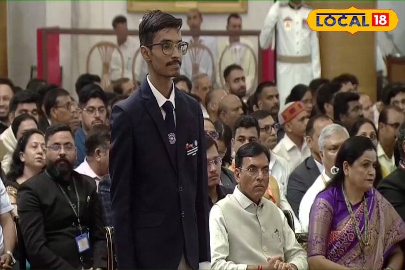উল্লেখযোগ্যভাবে, সূর্যসেন কলেজ পরপর তিনবার রাষ্ট্রপতি পুরস্কারের গৌরব অর্জন করেছে — দুটি এনএসএস ভলেন্টিয়ার এবং একটি প্রোগ্রাম অফিসারের মাধ্যমে। ছবি ও তথ্য : ঋত্বিক ভট্টাচার্য