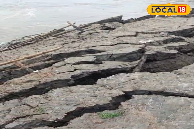 সেচ দফতরকে জানান হয়েছে, দ্রুত সংস্কারের ব্যবস্থা করা হচ্ছে। গভীর রাতে নদীর বাঁধ ভেঙে প্লাবিত হয়। স্থানীয় বাসিন্দারা বাঁধ মেরামতির কাজে হাত দেন। বাঁধ ভেঙে জল ঢুকে গিয়েছিল। ক্ষতি এড়াতে সকালে স্থানীয়দের নিয়ে সংস্কার শুরু করেছে।