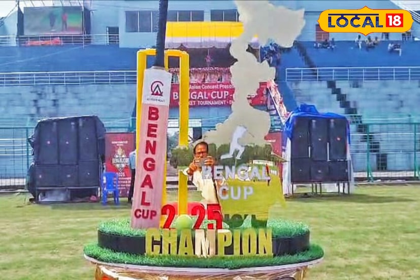 টুর্নামেন্টে বিজয়ীদের জন্য উইনার কাপের পাশাপাশি রয়েছে নগদ পুরস্কারের ব্যবস্থা। উইনার টিম পাবে, চার লক্ষ টাকা এবং রানাস টিম পাবে ৩ লক্ষ টাকা।( ছবি ও তথ্য : দীপিকা সরকার) 