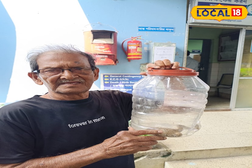 কালনা মহকুমা হাসপাতাল চত্বরে বিষধর চন্দ্রবোড়া সাপ উদ্ধারের ঘটনায় বৃহস্পতিবার ব্যাপক চাঞ্চল্যের সৃষ্টি হয়। সকালবেলা নিয়মিত পরিষ্কার পরিচ্ছন্নতার কাজে ব্যস্ত ছিলেন হাসপাতালের সাফাই কর্মীরা। সেই সময় হঠাৎই দুই নম্বর গেট সংলগ্ন একটি অফিসের পাশে সাপটিকে দেখতে পান তাঁরা। কাছ থেকে দেখে বোঝা যায় এটি একটি বিষধর চন্দ্রবোড়া সাপ, সঙ্গে সঙ্গে আতঙ্ক ছড়িয়ে পড়ে উপস্থিত কর্মী ও রোগীদের মধ্যে। তথ্য ও ছবি বনোয়ারীলাল চৌধুরী