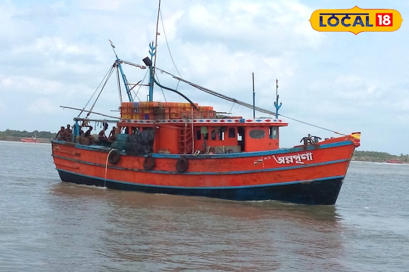 দুর্গাপুজোর আগে থেকেই বিক্ষিপ্ত বৃষ্টি আর নিম্নচাপের কারণে সমুদ্র উত্তাল ছিল। প্রশাসন মৎস্য শিকারে নিষেধাজ্ঞা জারি করেছিল । বহু মৎস্যজীবী পরিবারে পুজা আনন্দ মাটি হয়ে গেছিল। বছরের এই সময়টাতেই মৎস্যজীবীরা বাড়তি আয়ের আশায় থাকেন। কিন্তু সেই সুযোগ হারিয়ে হতাশ হয়েছিলেন সকলে। এখন সমুদ্র শান্ত, আর তাতেই দীপাবলীর আগে আশায় বুক বাঁধছে মৎস্যজীবীরা।
