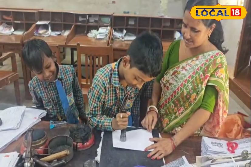 শিক্ষার্থীদের শেখানো হয় - কীভাবে চিঠি লেখা হয়, খামে ঠিকানা লেখার নিয়ম কী, কীভাবে ডাকটিকিট লাগাতে হয় এবং পোস্টবক্সে ফেলার পদ্ধতি কেমন। পোস্ট অফিসের কর্মীরা ধৈর্যের সঙ্গে প্রতিটি ধাপ দেখিয়ে দেন, আর খুদে পড়ুয়ারা উচ্ছ্বাসের সঙ্গে অংশ নেয় সেই প্রক্রিয়ায়। অনেকেই প্রথমবারের মতো চিঠি লিখে ফেলেছে পোস্টবক্সে।
