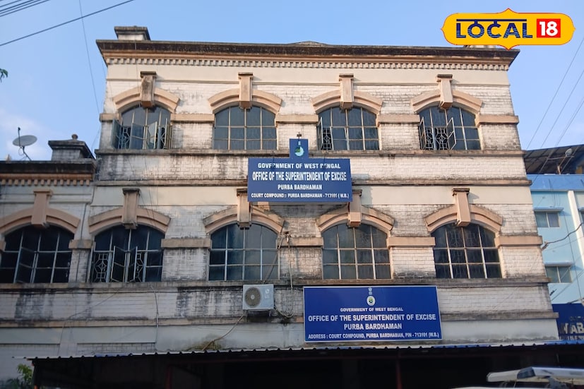 পঞ্চমী থেকে লক্ষ্মীপুজো ১০ দিনে পূর্ব বর্ধমান জেলায় মদ বিক্রি হল প্রায় ৫৬ কোটি টাকার যা গতবছরের তুলনায় প্রায় ২৫ শতাংশ বেশী আরও তাৎপর্যপূর্ণ বিষয় হল বিক্রিত এই মদের বেশীরভাগটাই কিন্তু দেশী মদ।জেলায় পুজোর এই কয়েকদিনে দেশী মদ বিক্রি হয়েছে ৪ লক্ষ ৮০ হাজার লিটার।বিলেতি মদ বিক্রি হয়েছে ৩ লক্ষ ৩০ হাজার লিটার।বিয়ার বিক্রি হয়েছে ৪ লক্ষ ১০ হাজার লিটার। (ছবি ও তথ্য: সায়নী সরকার)