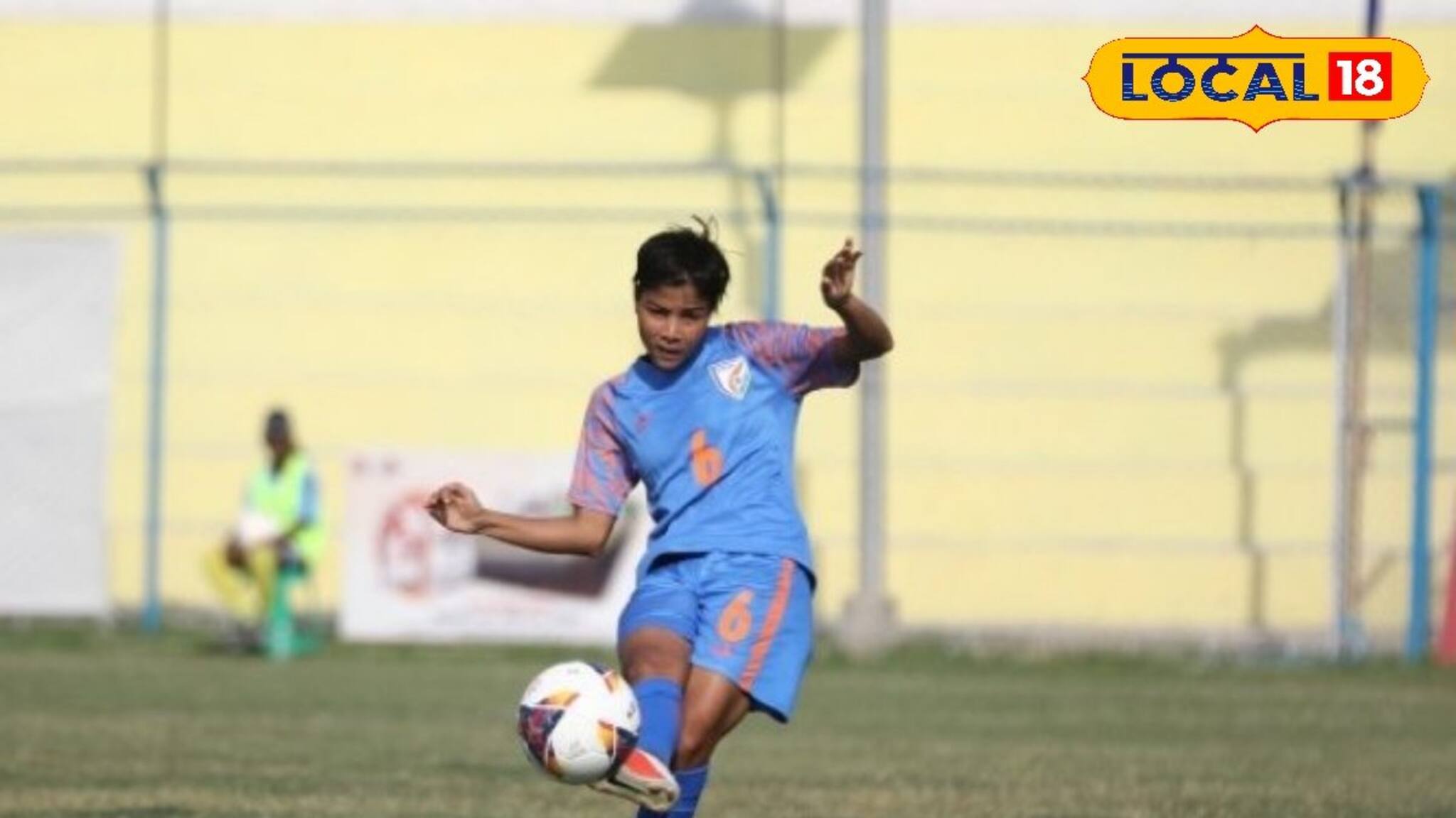 বাবা নেই, মা হাসপাতালের সাফাই কর্মী, মেয়ে ফুটবল পায়ে দেশের মুখ উজ্জ্বল করল বিশ্ব দরবারে