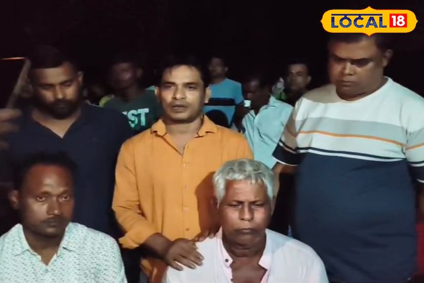 পরিবার সূত্রে জানা গেছে, কয়েকদিন আগে অনন্তনাগের দুর্গম এলাকায় দায়িত্বে থাকাকালীন আচমকাই তুষারধস নামলে তার তলায় চাপা পড়েন পলাশ।