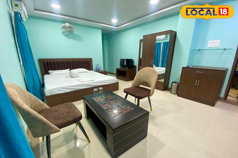 এসি রুম, ডাইনিং হল, জেনারেটর, মিনি রেফ্রিজারেটর, অনলাইন পেমেন্ট ফেসিলিটি, পরিশুদ্ধ পানীয়, রুম সার্ভিস ইত্যাদি পরিষেবা রয়েছে এই মালদা ভবনে। রাত্রিযাপনের ক্ষেত্রে এক রাত্রির জন্য ডরমিটরি অর্থাৎ যৌথ শয়নালয় রুমে ২৫০ টাকা, ডবল বেড স্ট্যান্ডার্ড রুমের ৭০০ টাকা এবং ডবল বেড ডিলাক্স রুমের ৯০০ টাকা ভাড়া রয়েছে।