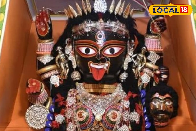 নবদ্বীপের আগমেশ্বরী মাতা: আগমেশ্বরী মাতা হল পশ্চিমবঙ্গের নবদ্বীপ ও শান্তিপুরে পুজিত কালী প্রতিমা। নবদ্বীপের সুপণ্ডিত তথা কালীসাধক কৃষ্ণানন্দ আগমবাগীশ এই পুজো শুরু করেন। নবদ্বীপের এই পুজো প্রায় ৪০০ বছরের প্রাচীন। এছাড়া নদিয়ার শান্তিপুরে কৃষ্ণানন্দেরই বংশধর তাঁরই প্রপৌত্র সার্বভৌম আগমবাগীশ আনুমানিক ১৭০০ খ্রিষ্টাব্দে শান্তিপুরে এই পুজোর প্রচলন করেন। অর্থাৎ আজ থেকে ৩০০ বছর আগে শান্তিপুর আগমেশ্বরী মাতার পুজো প্রচলন।