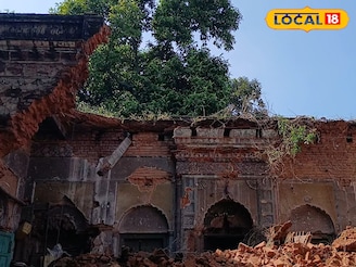 ভয়ঙ্কর শব্দ! ভেঙে পড়ল বর্ধমান হোমিওপ্যাথিক মেডিক্যাল কলেজের ২০০ বছরের প্রাচীন ভবন