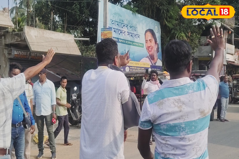 ত্রাণ বিতরণের পাশাপাশি রাজনৈতিক বার্তাও ছুঁড়ে দিলেন শঙ্কর ঘোষ। এরই সঙ্গে বিগত দিনের ঘটনাকে কেন্দ্র করে তথা বন্যার দুঃসময়ে মানুষের পাশে থেকে দুষ্কৃতিদের প্রতিহিংসাকে তীব্র ভাষায় আক্রমণ করেন তিনি। 