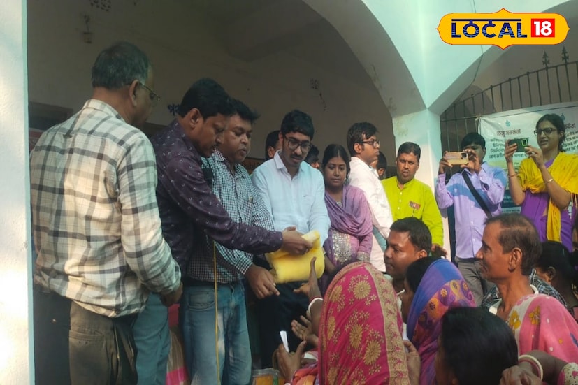 প্রশাসনের এই উদ্যোগকে স্বাগত জানিয়েছেন স্থানীয় বাসিন্দারা। তাঁদের মতে, এই ধরনের সচেতনতা কর্মসূচি সাধারণ মানুষের মধ্যে সঠিক তথ্য পৌঁছে দিতে সাহায্য করবে এবং ডেঙ্গি প্রতিরোধে গুরুত্বপূর্ণ ভূমিকা রাখবে। ঘাটালের সমাজকর্মী তৃণাঙ্কুর পালের উদ্যোগ ও প্রশাসনের সহযোগিতায় এই সচেতনতা শিবির যেন ডেঙ্গি মোকাবিলায় এক নতুন দৃষ্টান্ত স্থাপন করল।