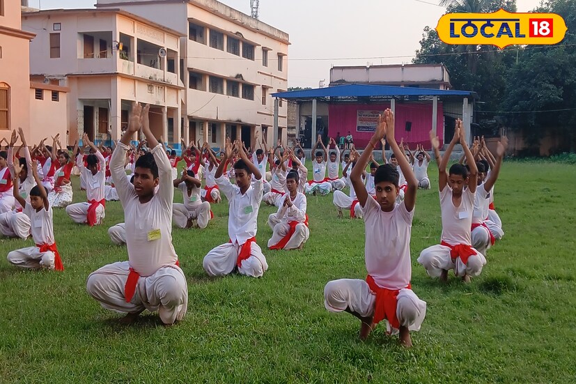 প্রযুক্তি ও মোবাইলের যুগে আজও প্রাসঙ্গিক ব্রতচারী। বারবেরিয়া ব্রতচারী ধাম সার্বিক ব্রতচারী প্রশিক্ষণের অভিলক্ষ্যে গত ১১ বছর সারা বাংলা ব্রতচারী মহা শিবির সংগঠিত করেছে বিভিন্ন জেলায় ঘুরে ঘুরে। এই বছর ৮-১৩ অক্টোবর জগৎবল্লভ থানার অন্তর্গত দ্বাদশ বছর সারা বাংলা ব্রতচারী প্রশিক্ষণ শিবিরের আয়োজন করা হয়েছে। ৬ দিনব্যাপী এই ব্রতচারী প্রশিক্ষণ শিবির অনুষ্ঠিত হল হাওড়া মুন্সিরহাট ব্রাহ্মণপাড়া চিন্তামণি ইনস্টিটিউশনে। সেখানে ৫ টি জেলার ২১৭ জন ছেলে-মেয়ে এই প্রশিক্ষণ শিবিরে আছে।